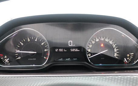 Peugeot 2008 II, 2014 год, 850 000 рублей, 18 фотография