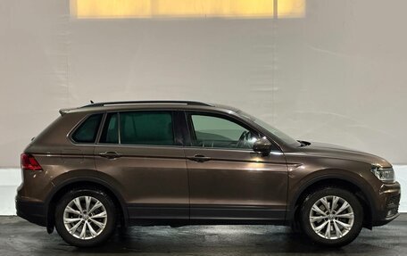 Volkswagen Tiguan II, 2019 год, 1 945 000 рублей, 4 фотография
