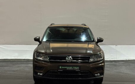 Volkswagen Tiguan II, 2019 год, 1 945 000 рублей, 2 фотография