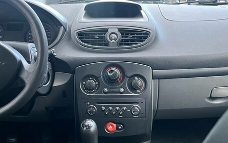 Renault Clio III, 2006 год, 350 000 рублей, 11 фотография