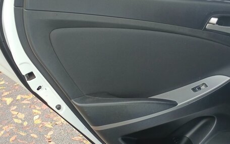 Hyundai Solaris II рестайлинг, 2015 год, 1 050 000 рублей, 9 фотография