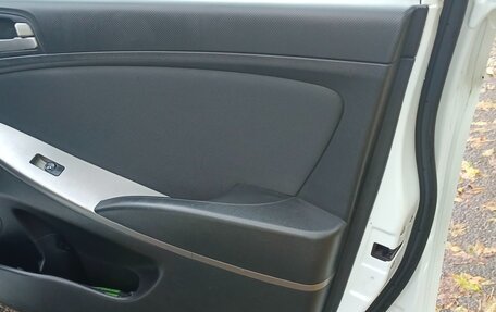 Hyundai Solaris II рестайлинг, 2015 год, 1 050 000 рублей, 7 фотография