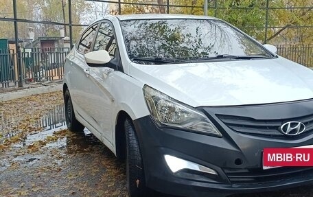 Hyundai Solaris II рестайлинг, 2015 год, 1 050 000 рублей, 2 фотография