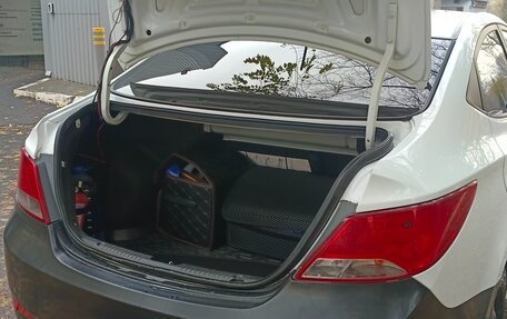 Hyundai Solaris II рестайлинг, 2015 год, 1 050 000 рублей, 13 фотография