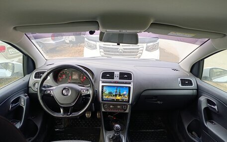 Volkswagen Polo VI (EU Market), 2016 год, 800 000 рублей, 7 фотография