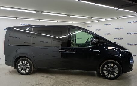 Hyundai Staria, 2022 год, 6 100 000 рублей, 8 фотография