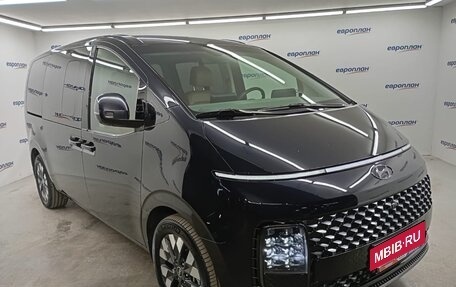 Hyundai Staria, 2022 год, 6 100 000 рублей, 3 фотография