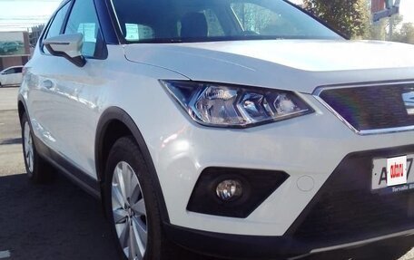 SEAT Arona I, 2018 год, 1 830 000 рублей, 2 фотография