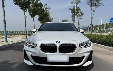 BMW 1 серия, 2022 год, 1 930 000 рублей, 1 фотография