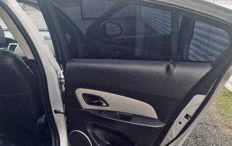 Chevrolet Cruze II, 2011 год, 940 000 рублей, 8 фотография