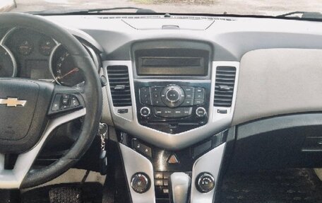 Chevrolet Cruze II, 2011 год, 940 000 рублей, 4 фотография