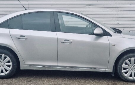 Chevrolet Cruze II, 2011 год, 940 000 рублей, 3 фотография