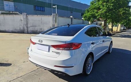 Hyundai Elantra, 2022 год, 1 350 000 рублей, 4 фотография