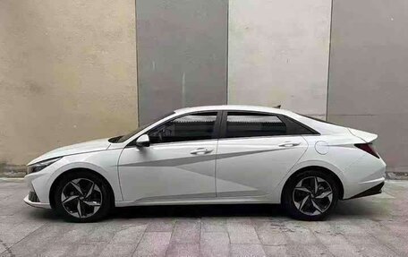 Hyundai Elantra, 2022 год, 1 350 000 рублей, 5 фотография