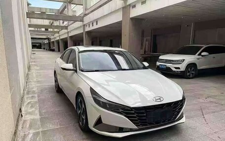 Hyundai Elantra, 2022 год, 1 350 000 рублей, 3 фотография