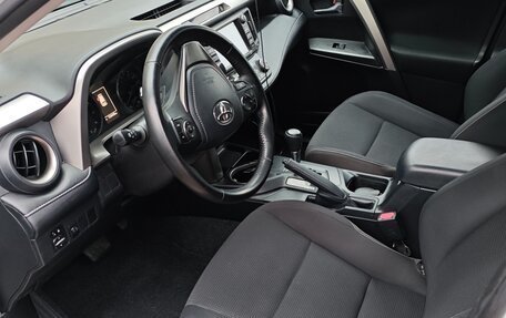 Toyota RAV4, 2017 год, 2 350 000 рублей, 12 фотография