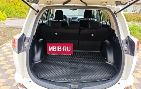 Toyota RAV4, 2017 год, 2 350 000 рублей, 11 фотография