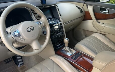 Infiniti QX70, 2014 год, 2 600 000 рублей, 5 фотография
