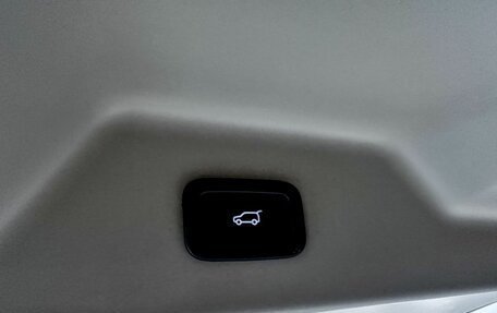 Land Rover Range Rover IV рестайлинг, 2015 год, 3 350 000 рублей, 25 фотография