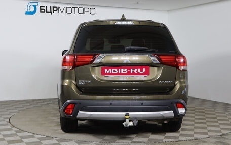 Mitsubishi Outlander III рестайлинг 3, 2017 год, 1 819 990 рублей, 6 фотография