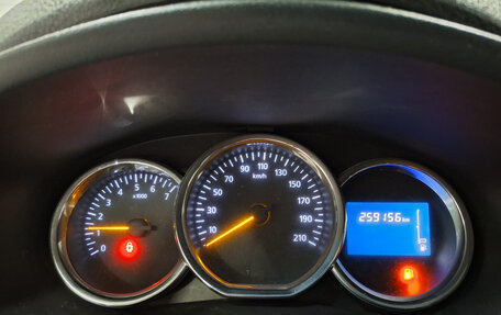 Renault Logan II, 2018 год, 639 000 рублей, 17 фотография