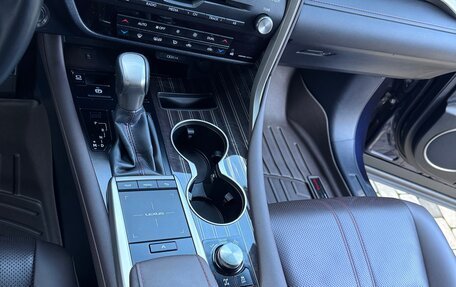Lexus RX IV рестайлинг, 2019 год, 5 990 000 рублей, 16 фотография