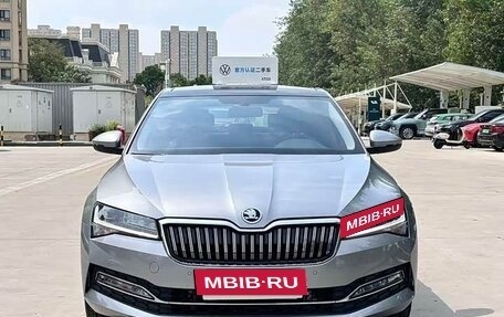 Skoda Superb, 2023 год, 2 199 832 рублей, 2 фотография