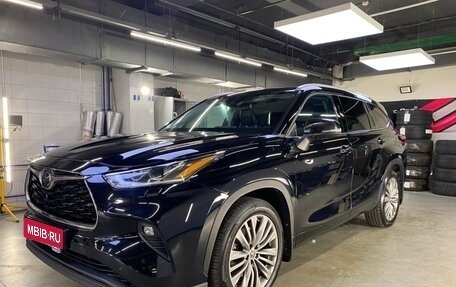 Toyota Highlander, 2021 год, 4 000 000 рублей, 1 фотография