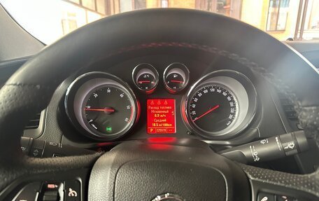 Opel Insignia II рестайлинг, 2011 год, 780 000 рублей, 13 фотография