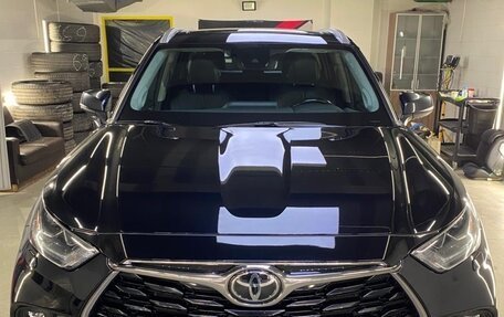 Toyota Highlander, 2021 год, 4 000 000 рублей, 2 фотография