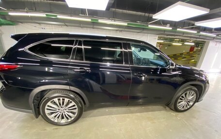 Toyota Highlander, 2021 год, 4 000 000 рублей, 4 фотография