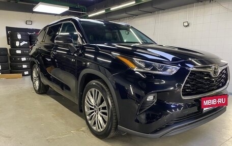 Toyota Highlander, 2021 год, 4 000 000 рублей, 6 фотография