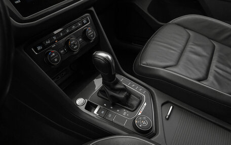 Volkswagen Tiguan II, 2020 год, 2 980 000 рублей, 19 фотография