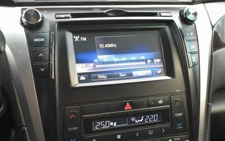 Toyota Camry, 2018 год, 1 999 999 рублей, 14 фотография