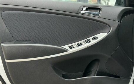 Hyundai Solaris II рестайлинг, 2013 год, 749 000 рублей, 13 фотография