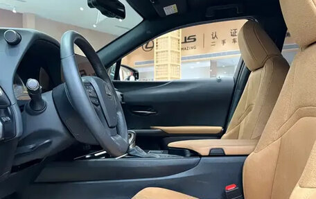 Lexus UX I, 2022 год, 2 950 000 рублей, 9 фотография