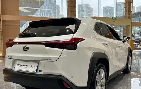 Lexus UX I, 2022 год, 2 950 000 рублей, 7 фотография