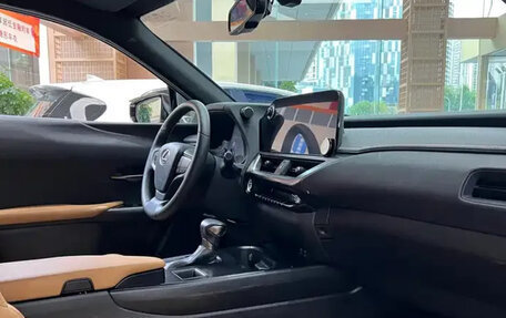 Lexus UX I, 2022 год, 2 950 000 рублей, 11 фотография