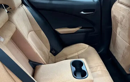 Lexus UX I, 2022 год, 2 950 000 рублей, 17 фотография