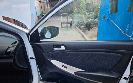 Hyundai Solaris II рестайлинг, 2015 год, 850 000 рублей, 12 фотография