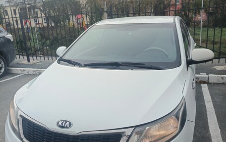 KIA Rio III рестайлинг, 2013 год, 1 000 000 рублей, 2 фотография