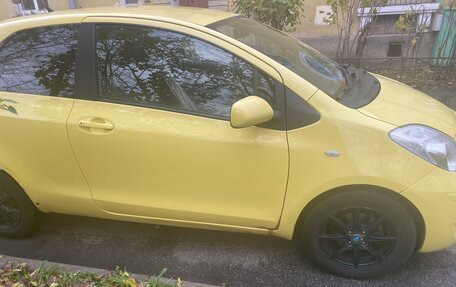 Toyota Yaris III рестайлинг, 2009 год, 400 000 рублей, 4 фотография