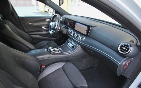 Mercedes-Benz E-Класс, 2018 год, 3 199 000 рублей, 16 фотография