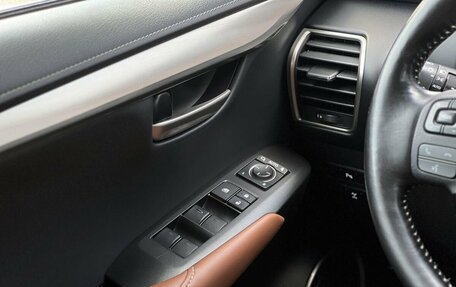 Lexus NX I, 2017 год, 3 090 000 рублей, 23 фотография