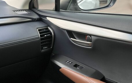 Lexus NX I, 2017 год, 3 090 000 рублей, 24 фотография