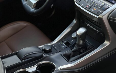 Lexus NX I, 2017 год, 3 090 000 рублей, 29 фотография