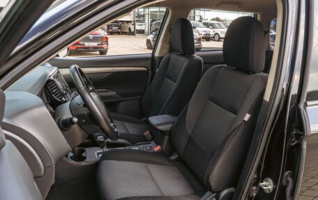 Mitsubishi Outlander III рестайлинг 3, 2018 год, 1 395 000 рублей, 7 фотография