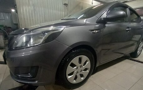 KIA Rio III рестайлинг, 2013 год, 800 000 рублей, 2 фотография