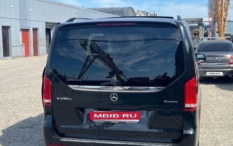 Mercedes-Benz V-Класс, 2017 год, 4 300 000 рублей, 2 фотография