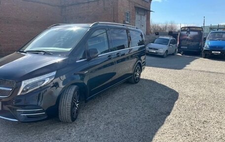 Mercedes-Benz V-Класс, 2017 год, 4 300 000 рублей, 13 фотография